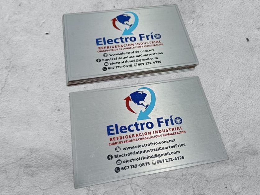 Placa de identificación de equipos