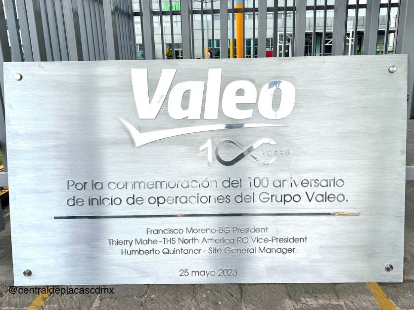 Placa metálica con corte Placa metálica con diseño personalizado (6)