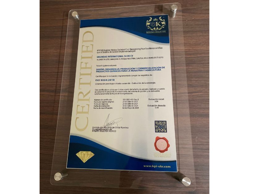 Certificado con base de acrílico