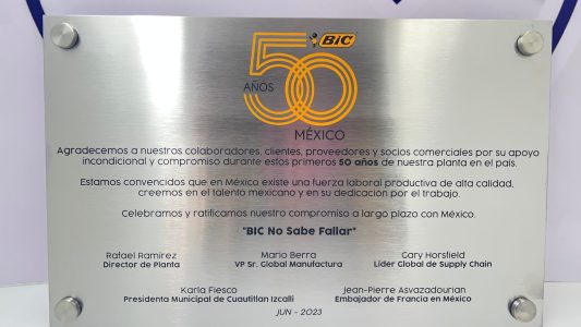 placas de bronce grabadas